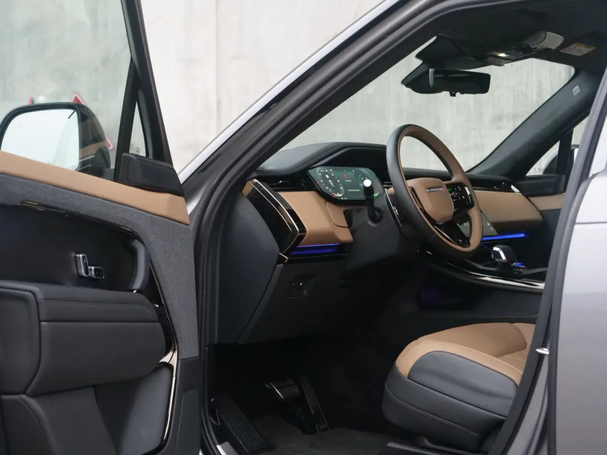 3.0 P550e Autobiography | head-up | panorama | massage..