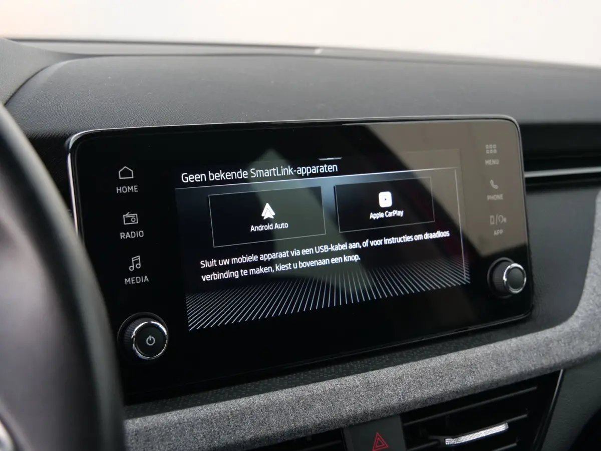 1.0 TSI Business Edition 116 Pk Automaat Camera / DAB / Apple Carplay / PDC / Keyless
