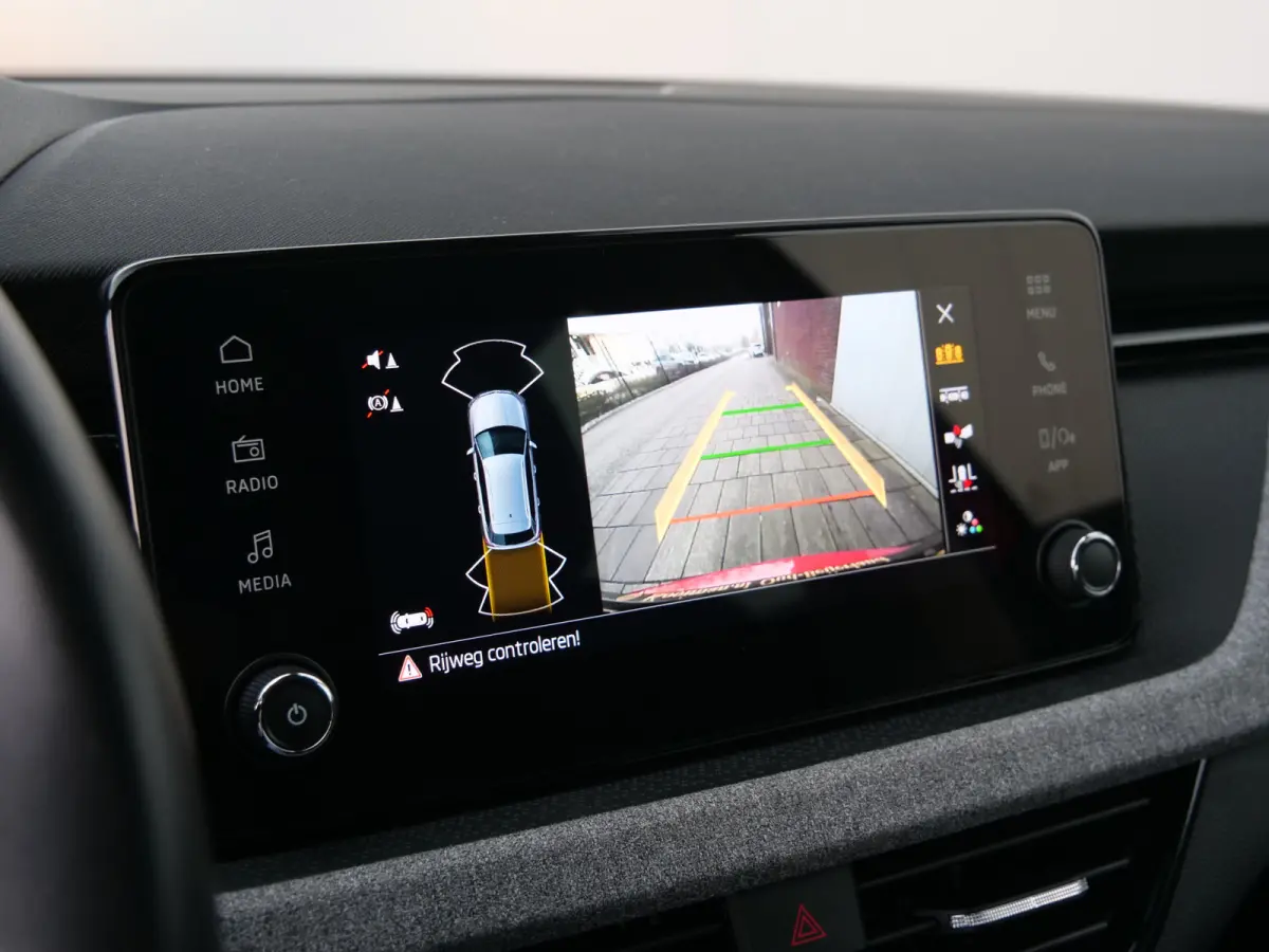 1.0 TSI Business Edition 116 Pk Automaat Camera / DAB / Apple Carplay / PDC / Keyless