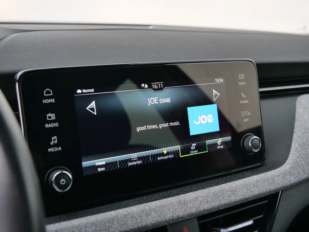1.0 TSI Business Edition 116 Pk Automaat Camera / DAB / Apple Carplay / PDC / Keyless