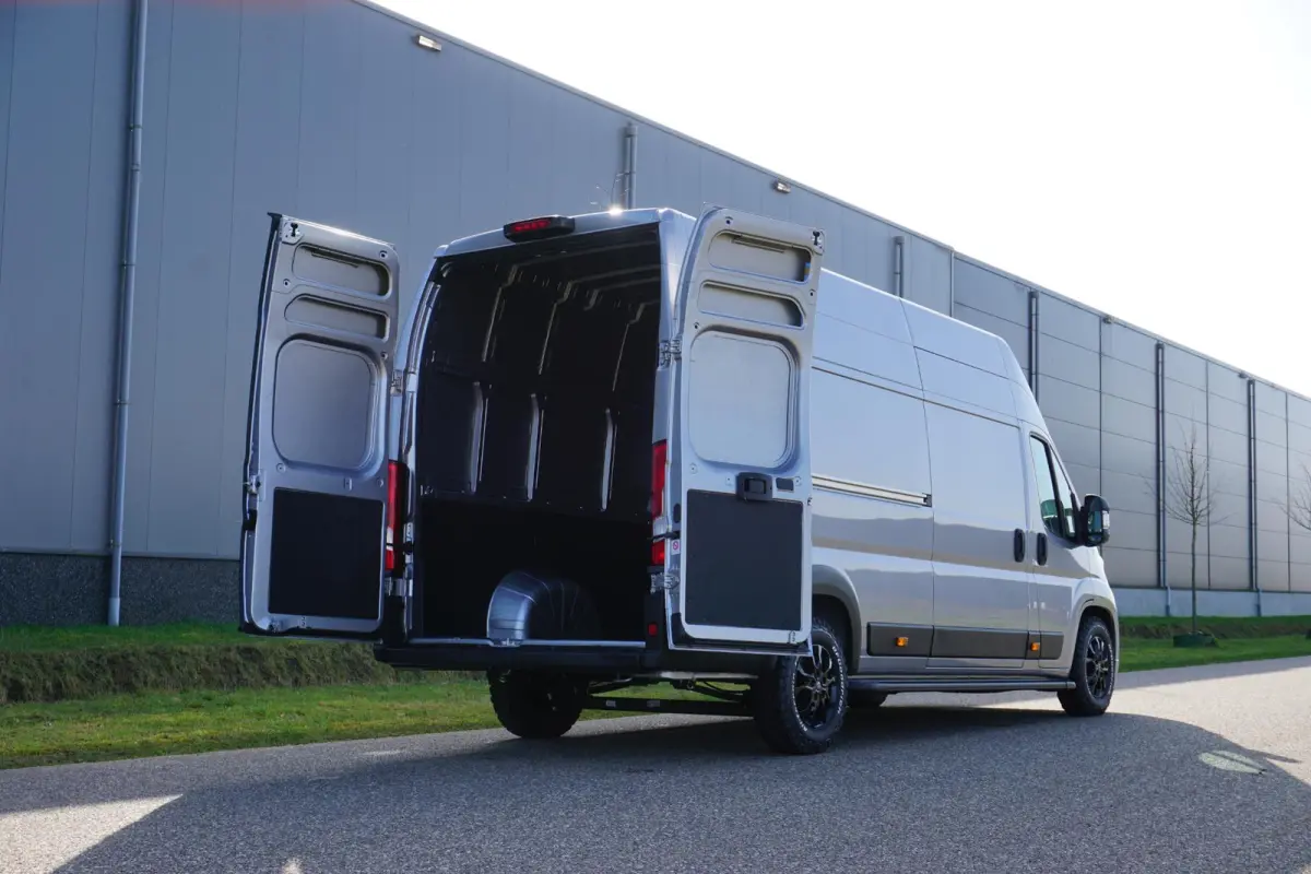 2.2 MultiJet L4H3 3.5t Heavy 180 pk |Full LED koplampen |Groot scherm Navi |Camera |Carplay |Android auto |Metallic |Parkeersensoren |Mistlampen |Cruise control |Climate control |EURO6
