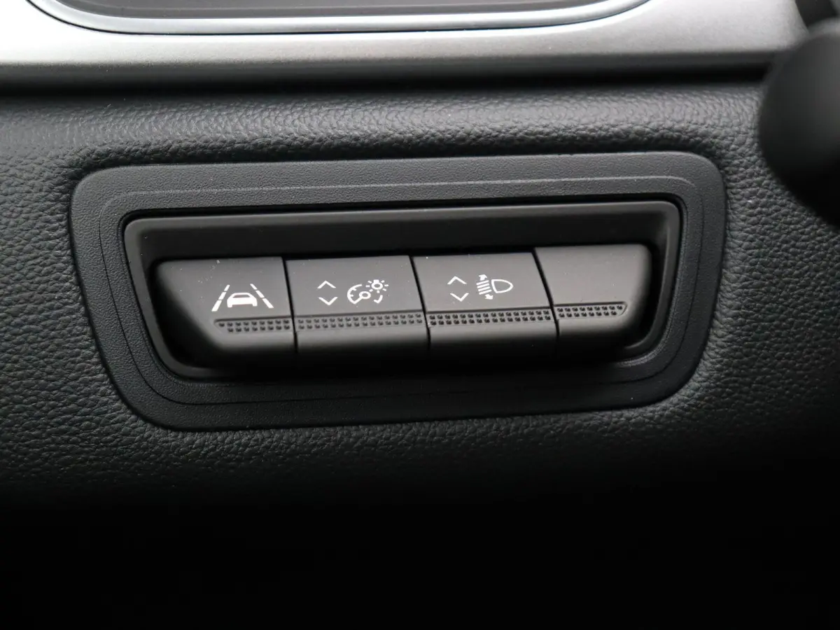 TCe 90pk Techno | Navi | Clima | Achteruitrij camera | Keyless |