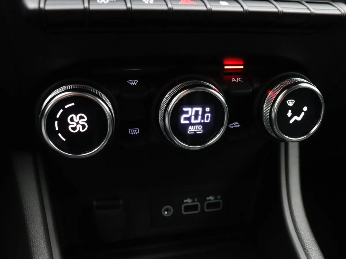 TCe 90pk Techno | Navi | Clima | Achteruitrij camera | Keyless |