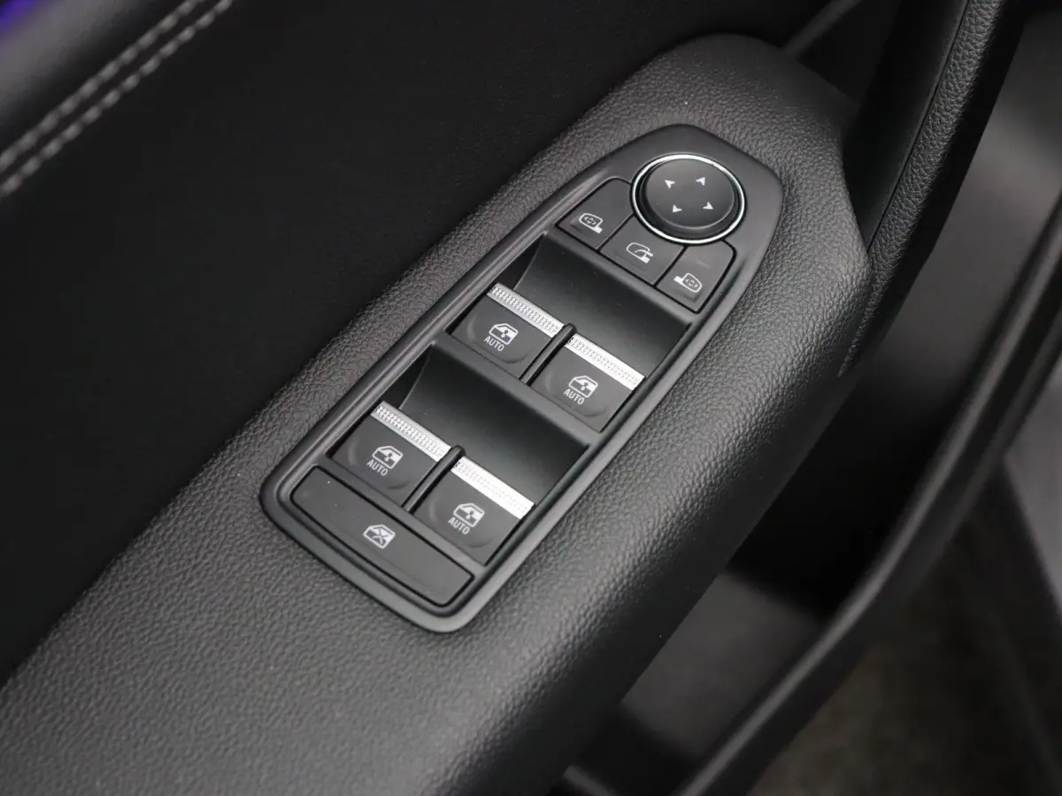 TCe 90pk Techno | Navi | Clima | Achteruitrij camera | Keyless |