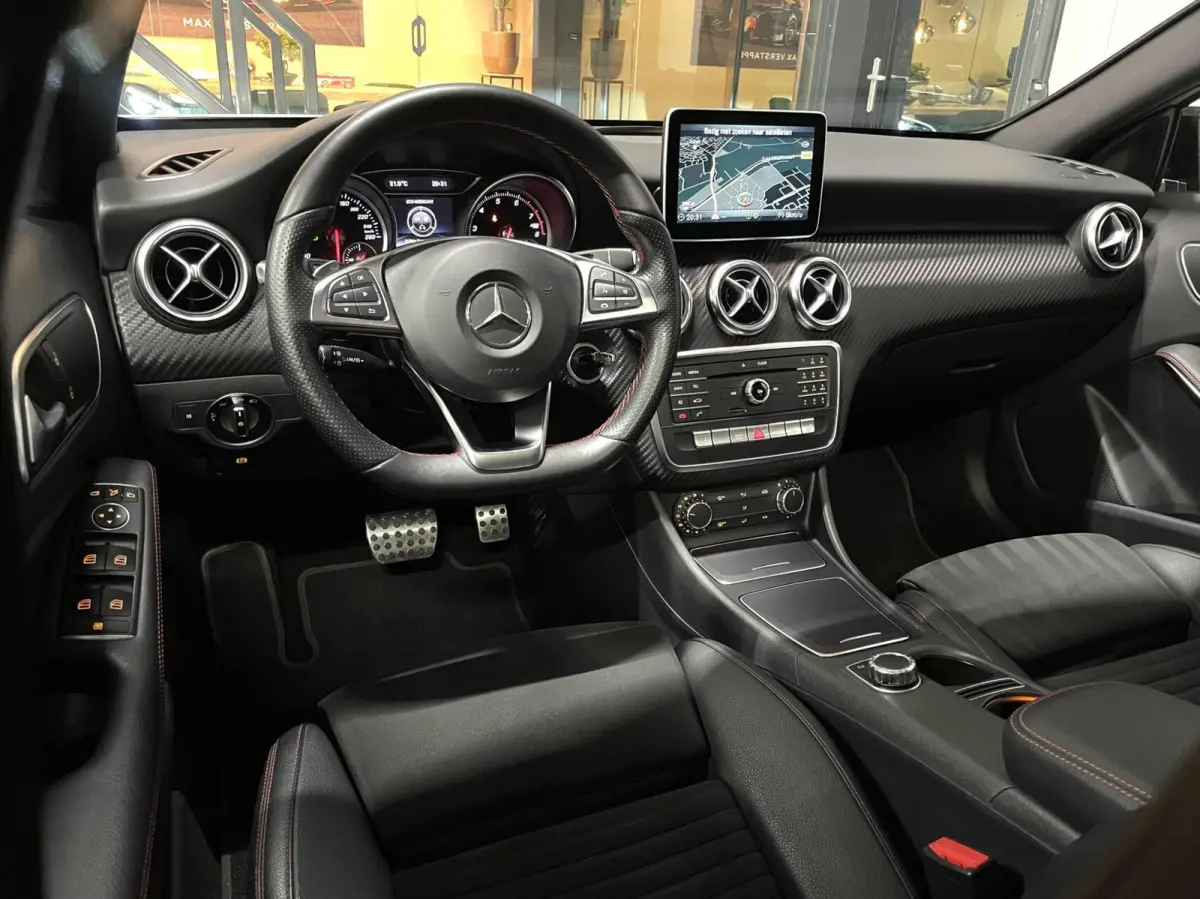 180 AMG Night/ Cam/ Pano/ 19”AMG/ CarPlay/ LED