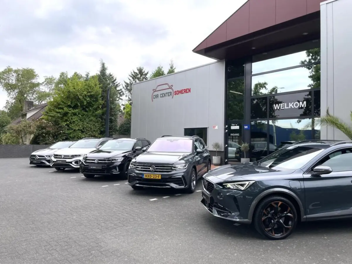 180 AMG Night/ Cam/ Pano/ 19”AMG/ CarPlay/ LED