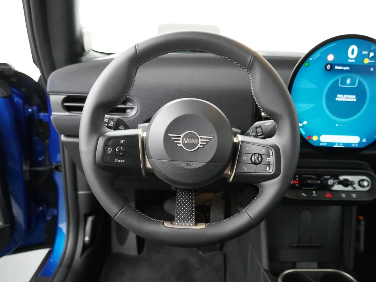 C | Classic Trim | Pakket L | Harman Kardon | 360-graden camera