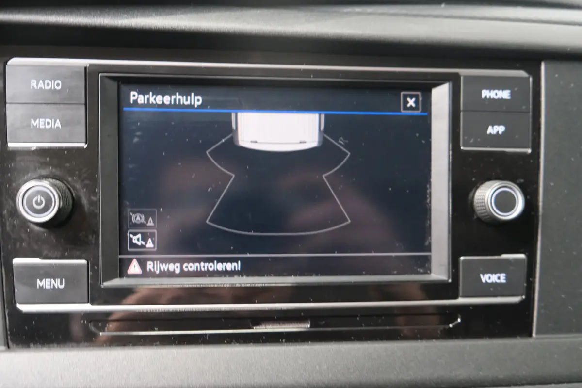 2.0 TDI L2H1 28 - N.A.P. Airco, Cruise, Carplay, PDC, Trekhaak.