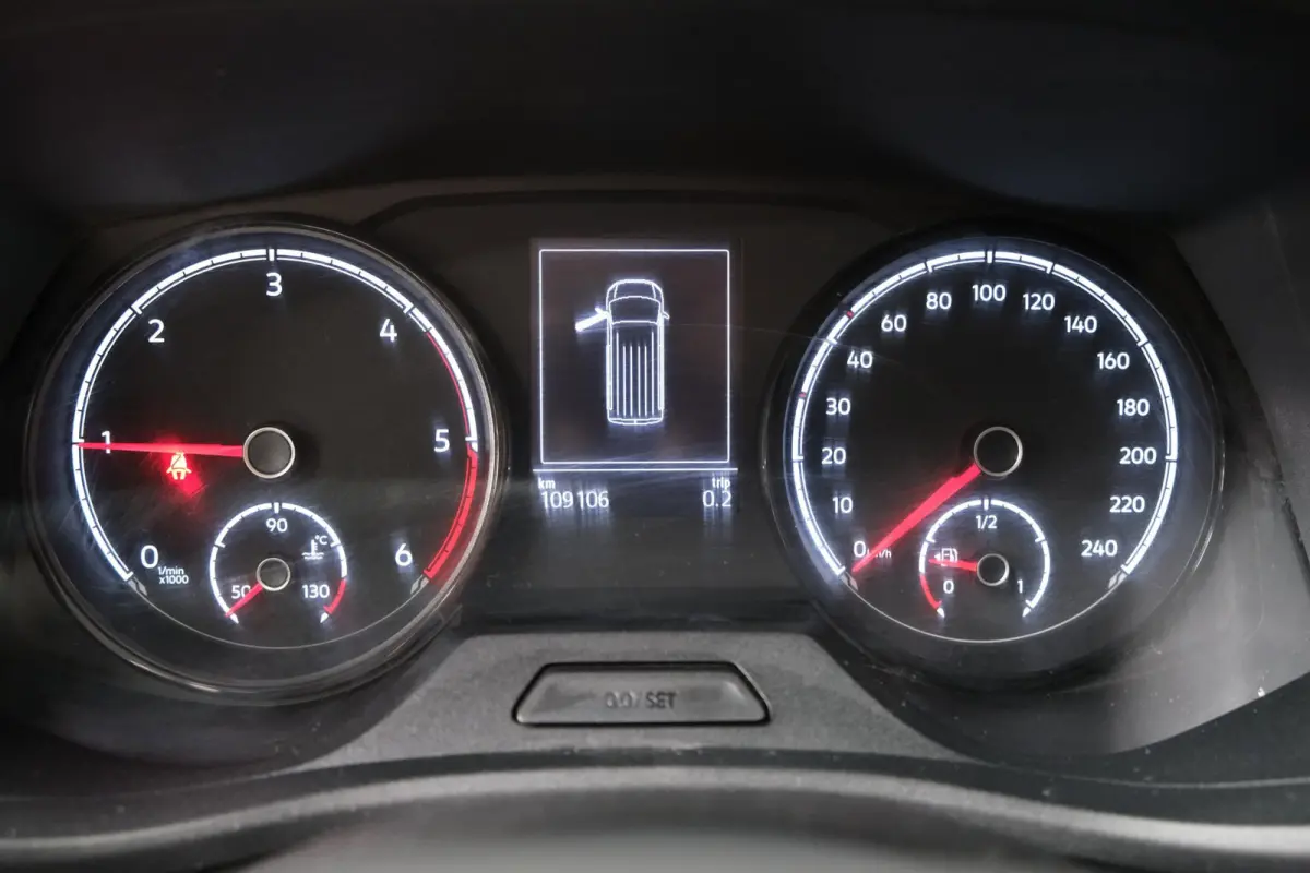 2.0 TDI L2H1 28 - N.A.P. Airco, Cruise, Carplay, PDC, Trekhaak.