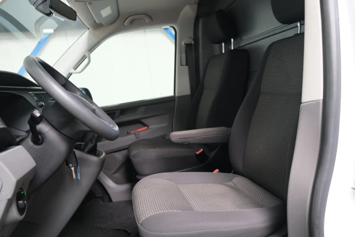 2.0 TDI L2H1 28 - N.A.P. Airco, Cruise, Carplay, PDC, Trekhaak.
