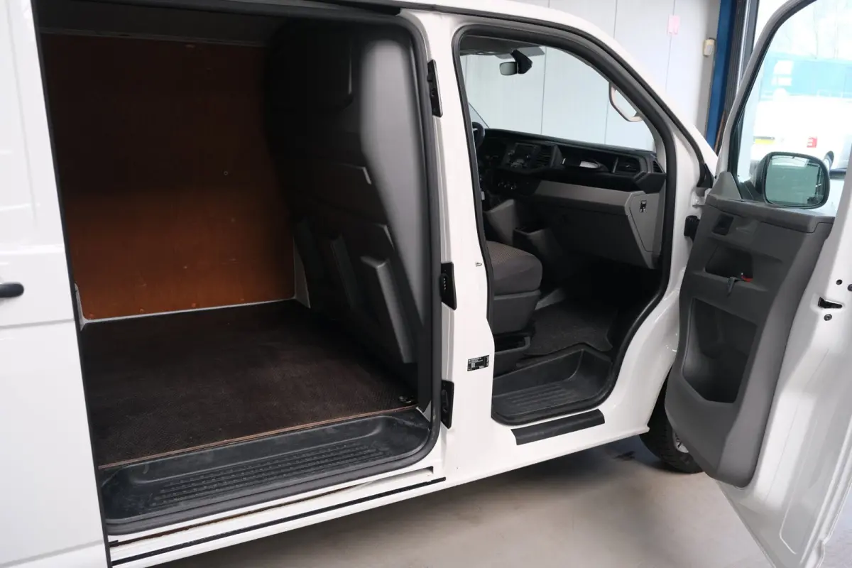 2.0 TDI L2H1 28 - N.A.P. Airco, Cruise, Carplay, PDC, Trekhaak.