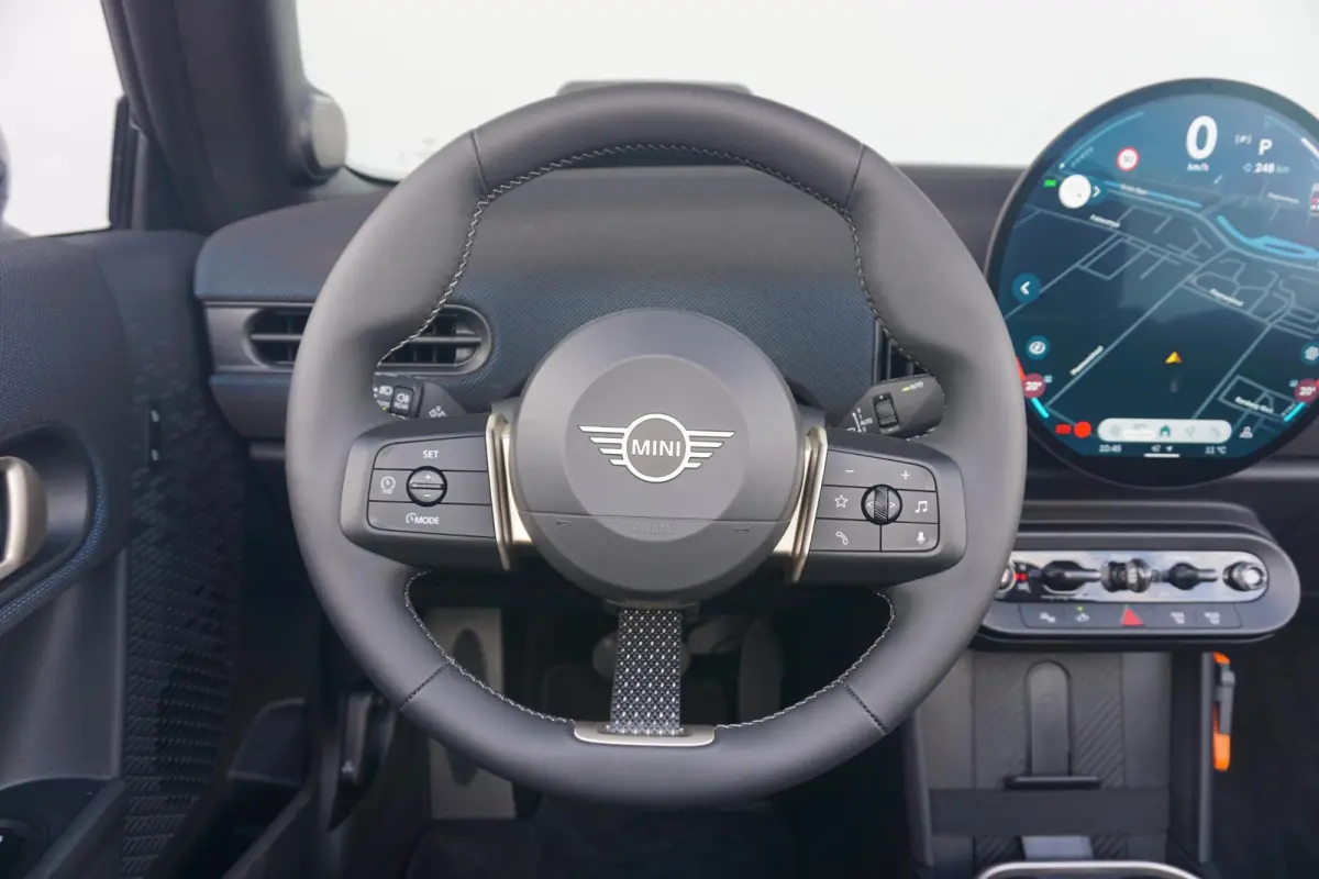 C | Classic Trim | Pakket L | Harman Kardon | Driving Assistant Plus | Parking Assistant Plus | Stoel & Stuurverwarming