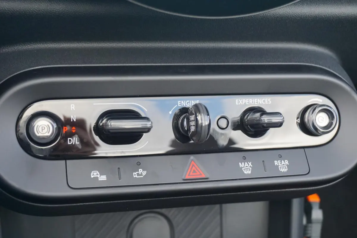 C | Classic Trim | Pakket L | Harman Kardon | Driving Assistant Plus | Parking Assistant Plus | Stoel & Stuurverwarming