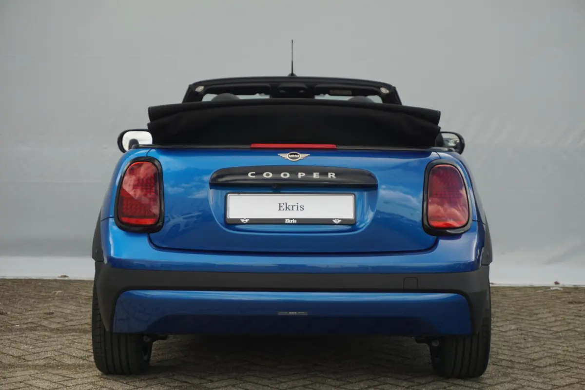 C | Classic Trim | Pakket L | Harman Kardon | Driving Assistant Plus | Parking Assistant Plus | Stoel & Stuurverwarming