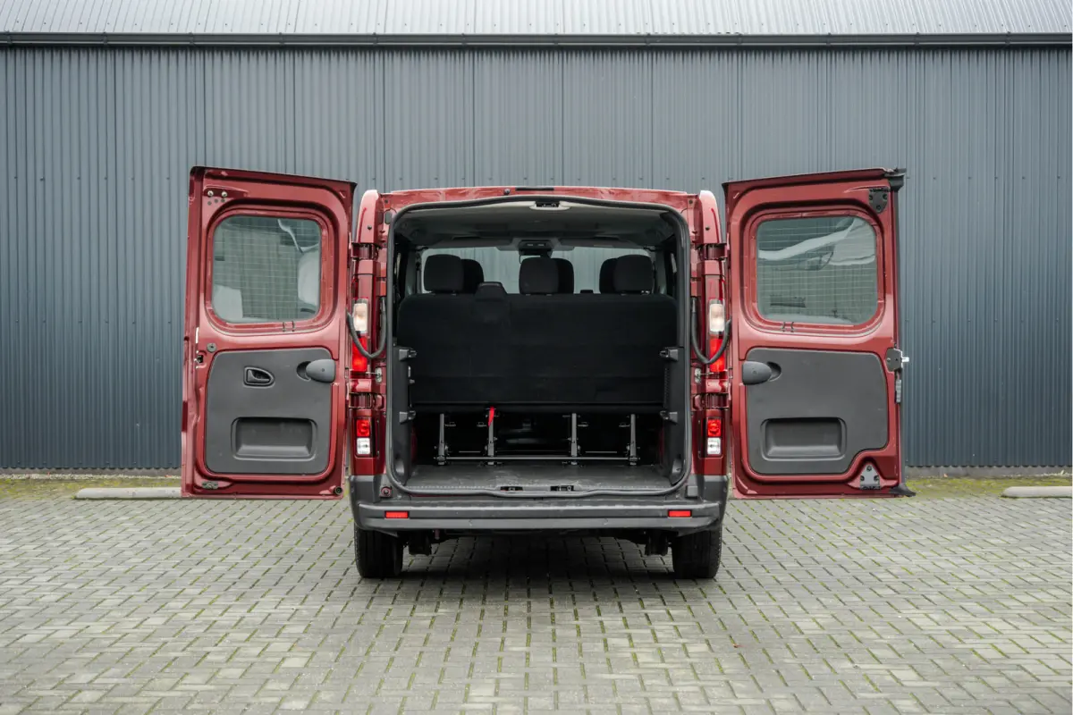 **Blue dCi 150PK | L2H1 | 9-Zits | LED | Camera | Navi | Zijschuifdeur R+L | Cruise | Airco | PDC**