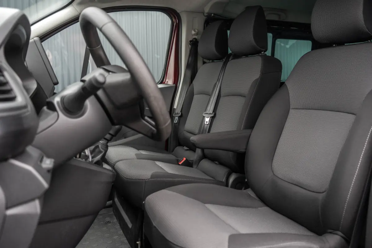 **Blue dCi 150PK | L2H1 | 9-Zits | LED | Camera | Navi | Zijschuifdeur R+L | Cruise | Airco | PDC**