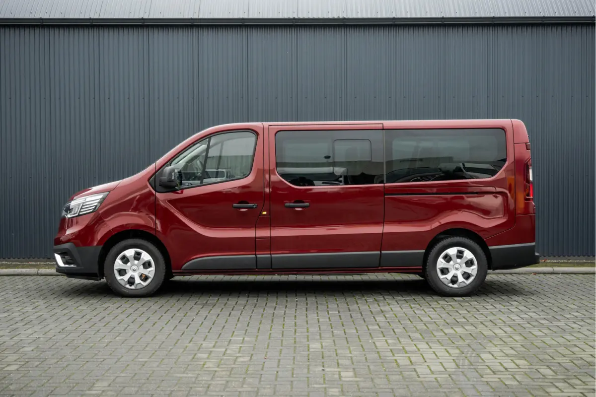 **Blue dCi 150PK | L2H1 | 9-Zits | LED | Camera | Navi | Zijschuifdeur R+L | Cruise | Airco | PDC**