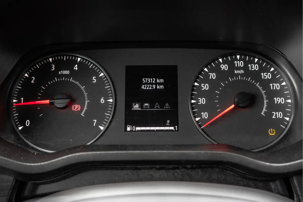 **Blue dCi 150PK | L2H1 | 9-Zits | Incl. BTW/BPM | LED LED | Camera | Navi | Zijschuifdeur R+L | Cruise | Airco | PDC**