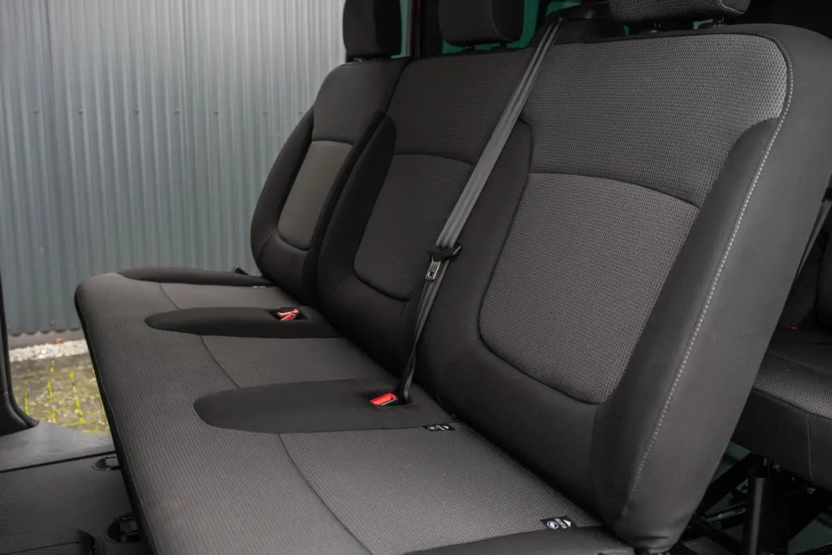 **Blue dCi 150PK | L2H1 | 9-Zits | Incl. BTW/BPM | LED LED | Camera | Navi | Zijschuifdeur R+L | Cruise | Airco | PDC**