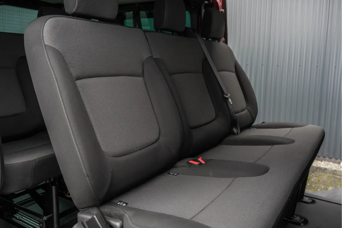 **Blue dCi 150PK | L2H1 | 9-Zits | Incl. BTW/BPM | LED LED | Camera | Navi | Zijschuifdeur R+L | Cruise | Airco | PDC**