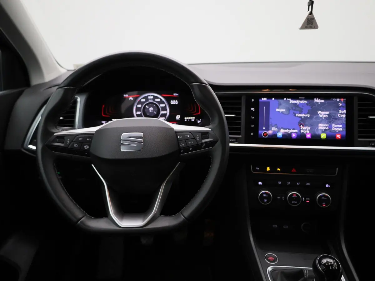1.0 TSI Style Business Intense | NAVIGATIE | TREKHAAK | CAMERA | KLIMAATREGELING | APPLE CARPLAY