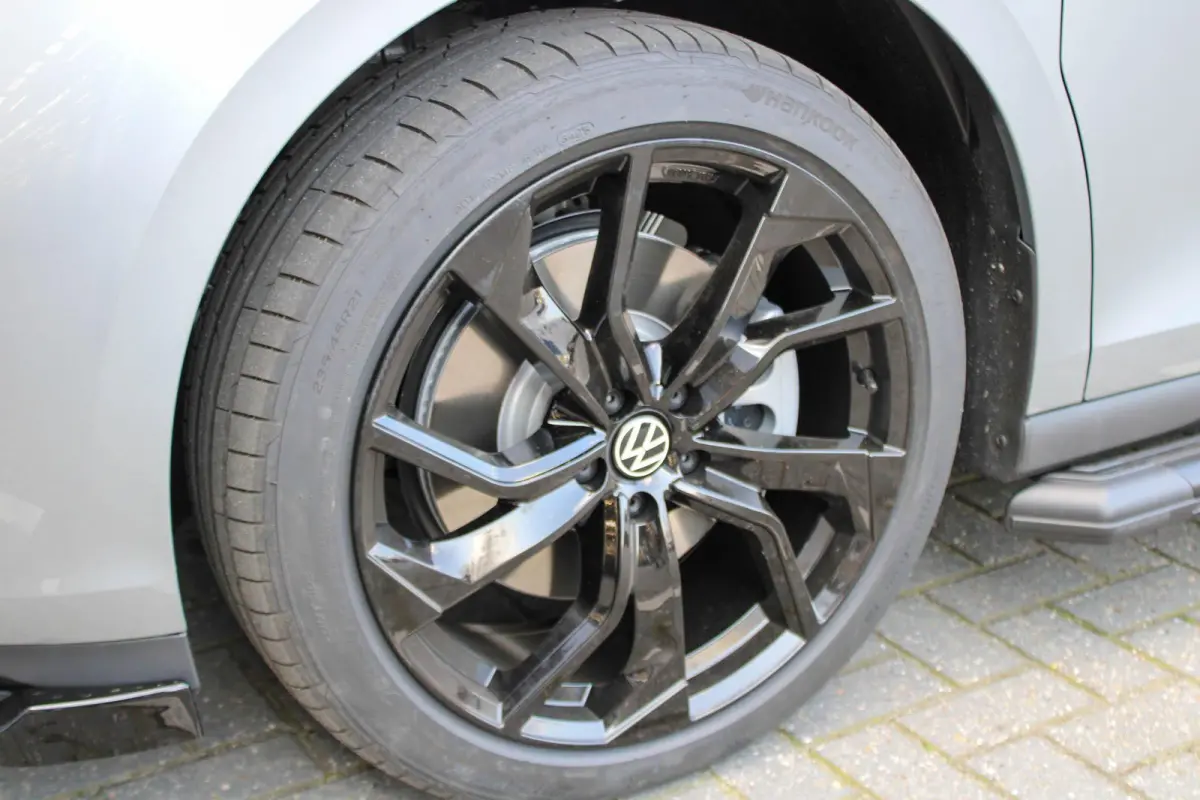 286pk 79 kWh | Trekhaak Wegklapbaar | Spoiler | 19" Velgen