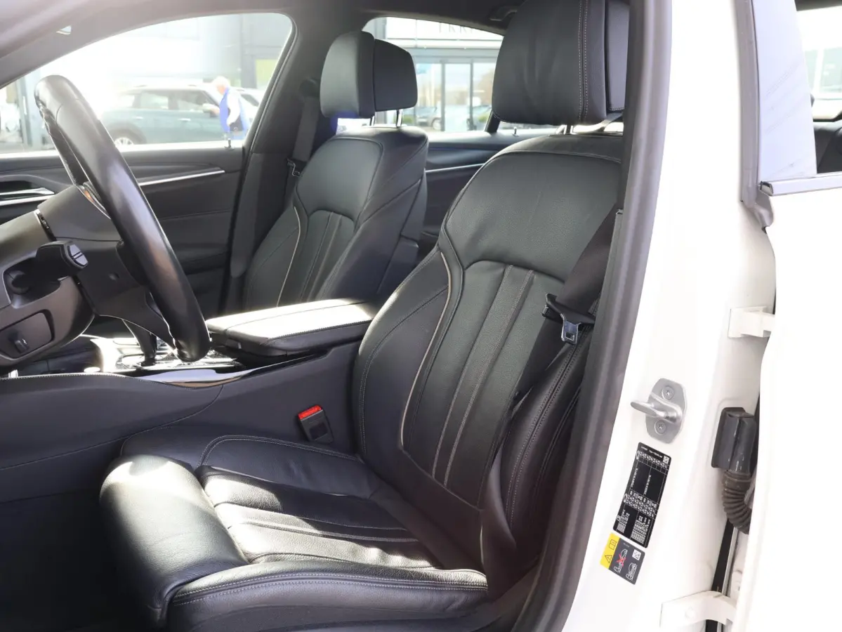 530e High Executive | SoH 95% | M-Sportpakket | Comfort Stoelen | Trekhaak |