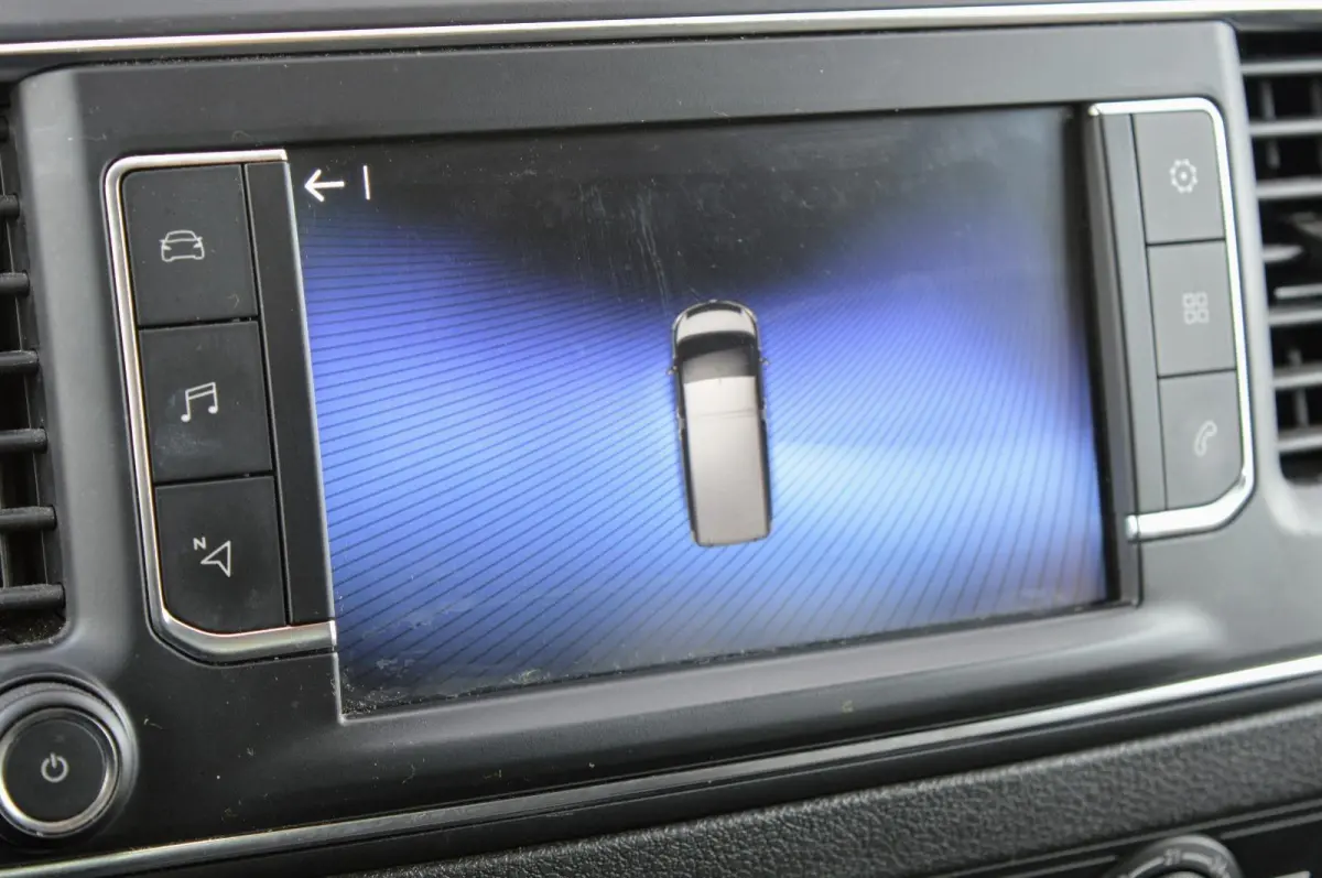 1.5 D-4D Navigator Medium