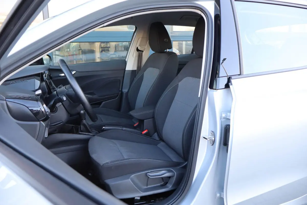 1.0 TSI 95pk Business Edition | Achteruitrijcamera | Cruise Control | Stoelverwarming