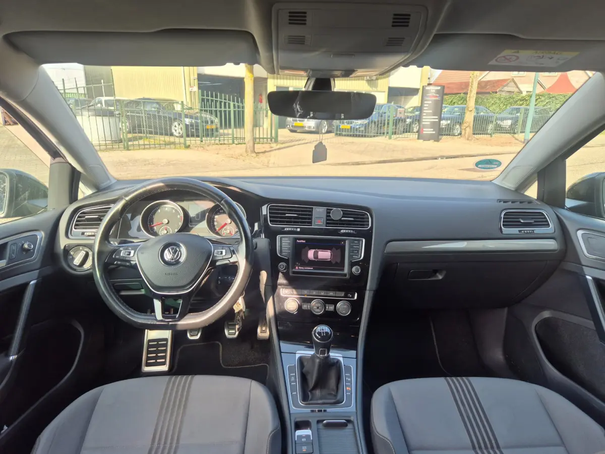 All Star Sport Navigatie Cruise Trekhaak Automatisch inparkeren Inklapbare spiegels Lm velgen 1.2 TSI 4 cilinders