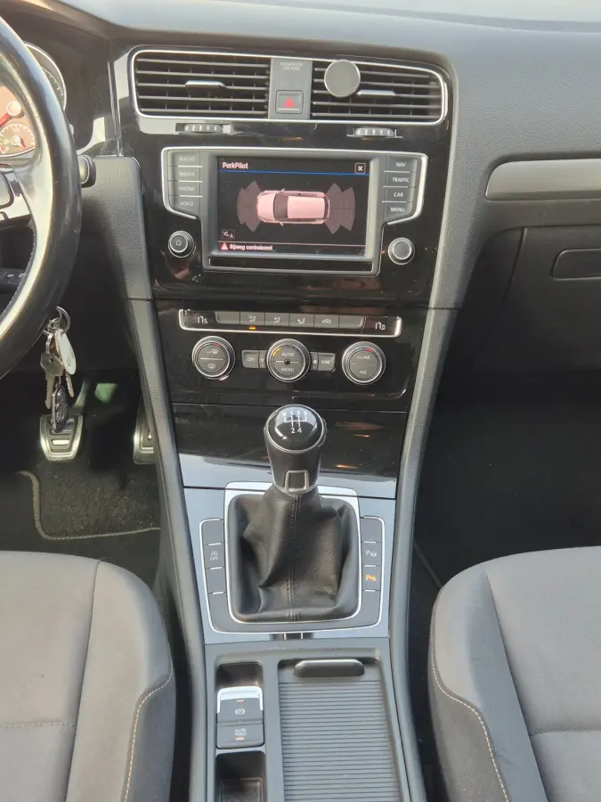 All Star Sport Navigatie Cruise Trekhaak Automatisch inparkeren Inklapbare spiegels Lm velgen 1.2 TSI 4 cilinders