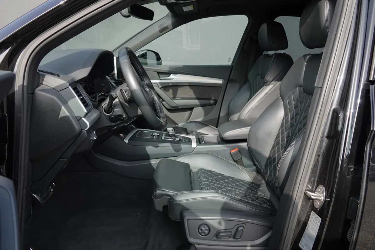 SQ5 3.0Tfsi V6T 354Pk Aut. | Quattro | Luchtvering | Sportstoelen | Panoramadak | Bang & Olufsen | Trekhaak | 21"