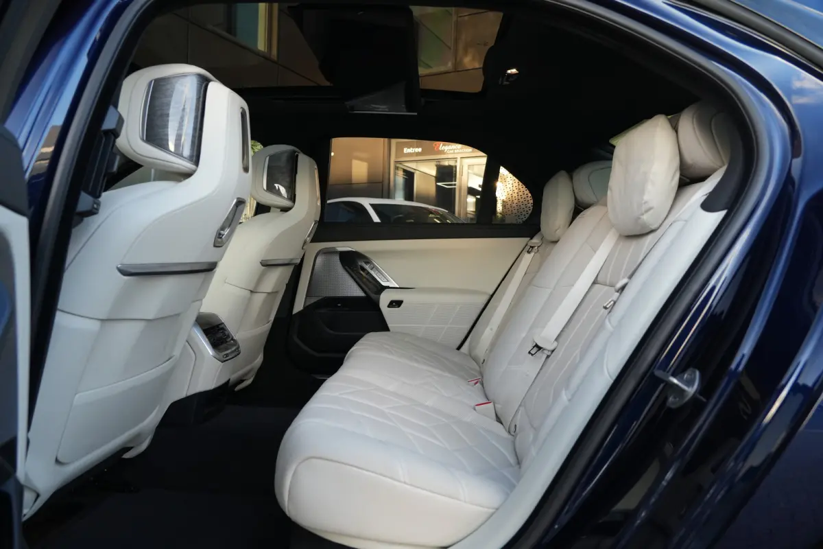 750e xDrive M Sport 489pk ExclusiveLounge/HUD/B&W