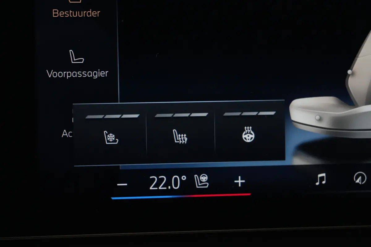 750e xDrive M Sport 489pk ExclusiveLounge/HUD/B&W