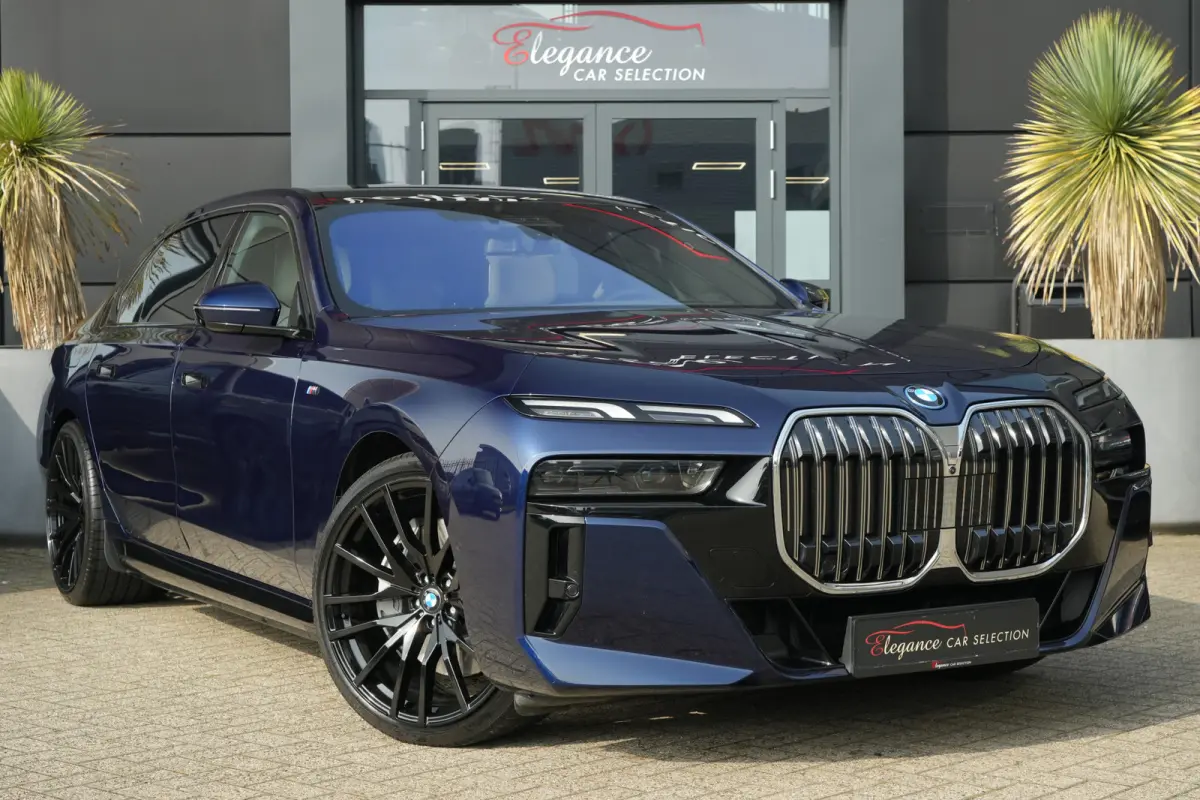 750e xDrive M Sport 489pk ExclusiveLounge/HUD/B&W