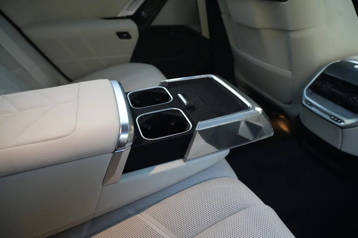 750e xDrive M Sport 489pk ExclusiveLounge/HUD/B&W
