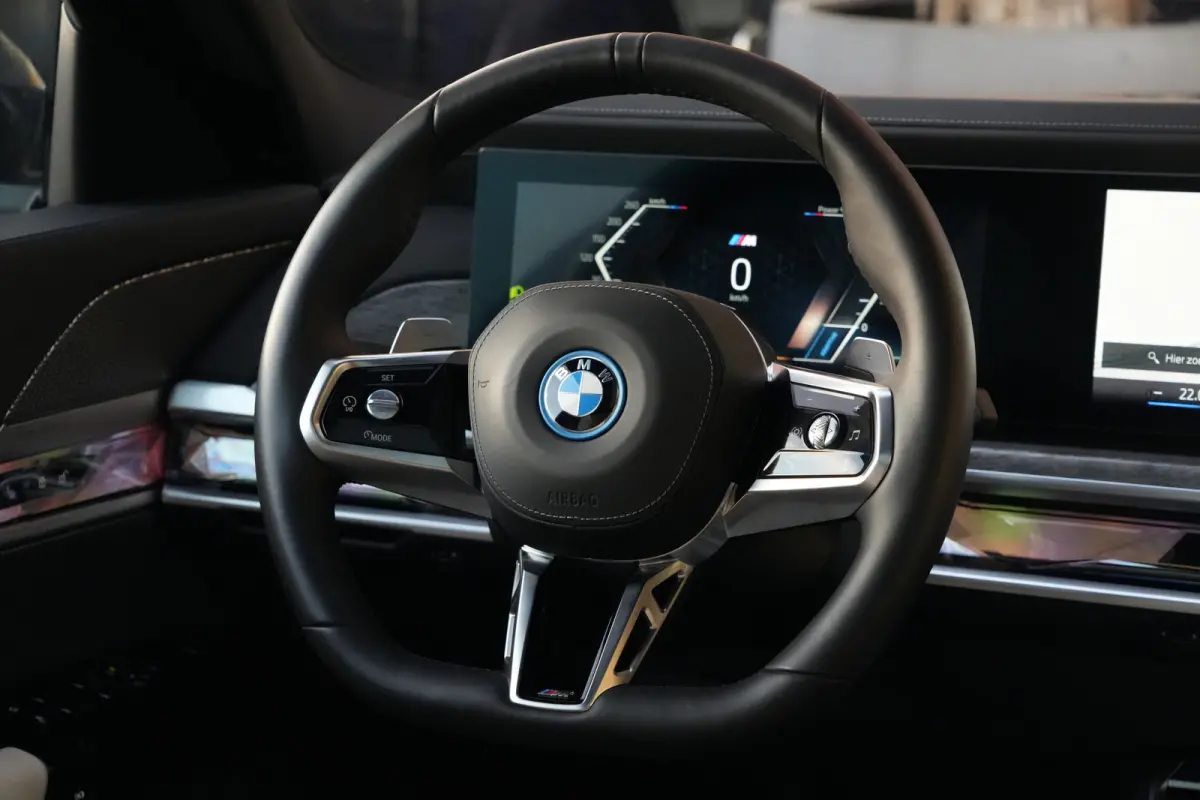 750e xDrive M Sport 489pk ExclusiveLounge/HUD/B&W
