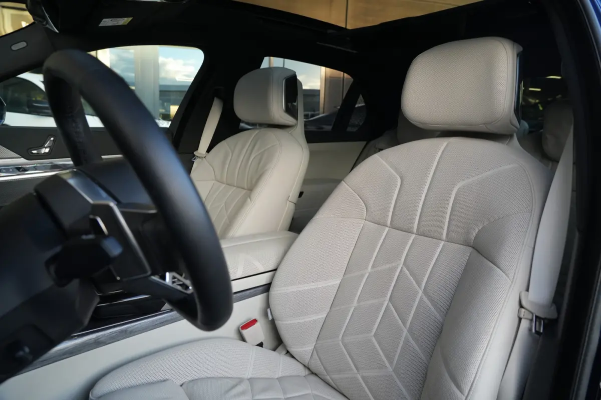 750e xDrive M Sport 489pk ExclusiveLounge/HUD/B&W