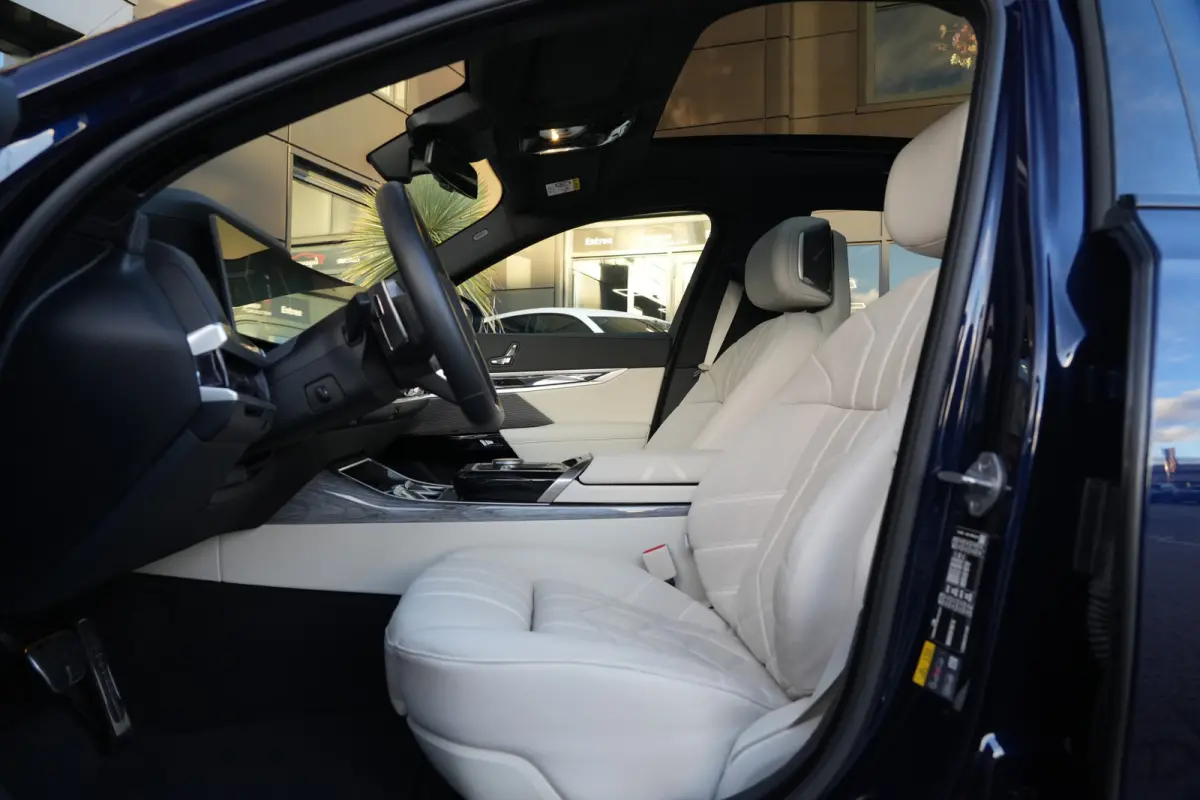 750e xDrive M Sport 489pk ExclusiveLounge/HUD/B&W