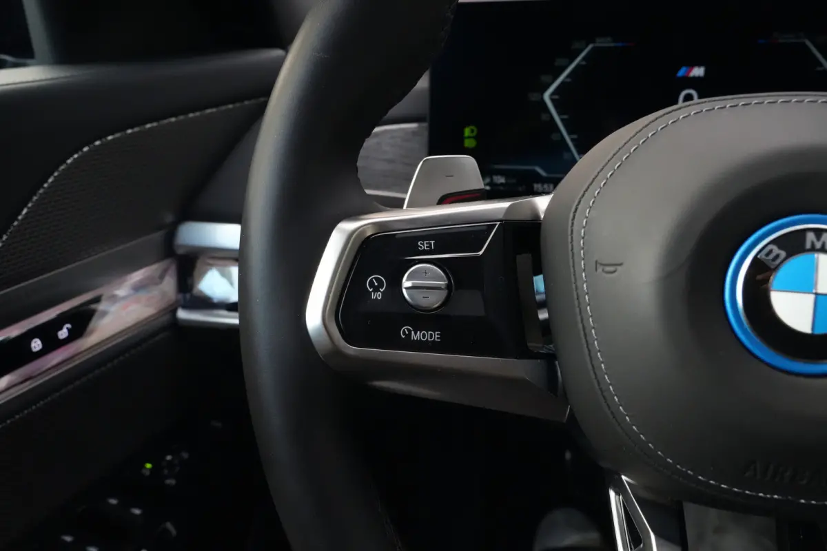 750e xDrive M Sport 489pk ExclusiveLounge/HUD/B&W
