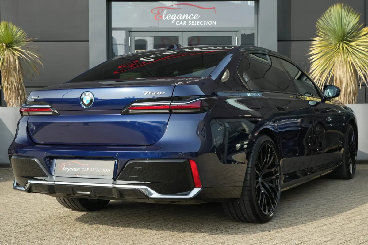 750e xDrive M Sport 489pk ExclusiveLounge/HUD/B&W