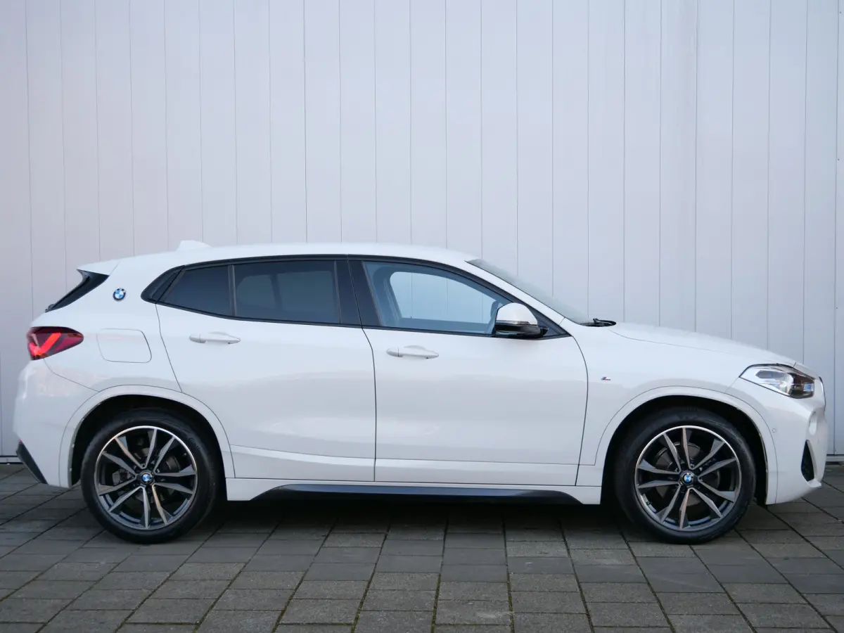 sDrive18i High Executive M-Sport 19 Inch / LED / Trekhaak / Stoelverwarming