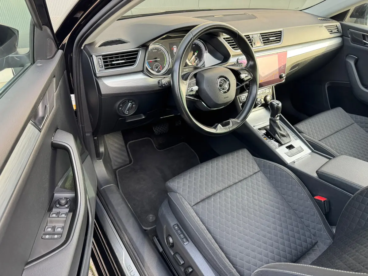 1.4 TSI iV * Navigatie * Camera * Elek. Klep * Memory *