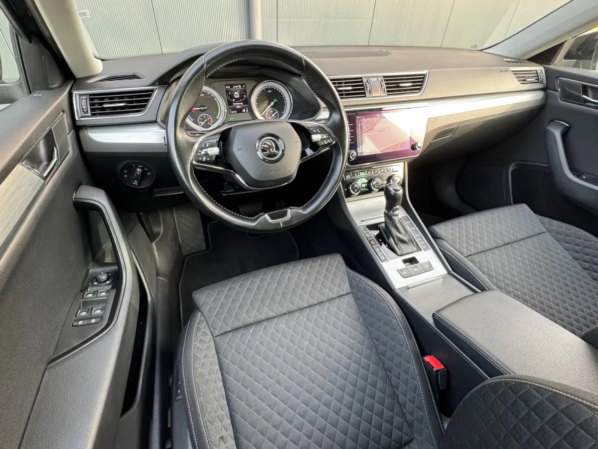 1.4 TSI iV * Navigatie * Camera * Elek. Klep * Memory *