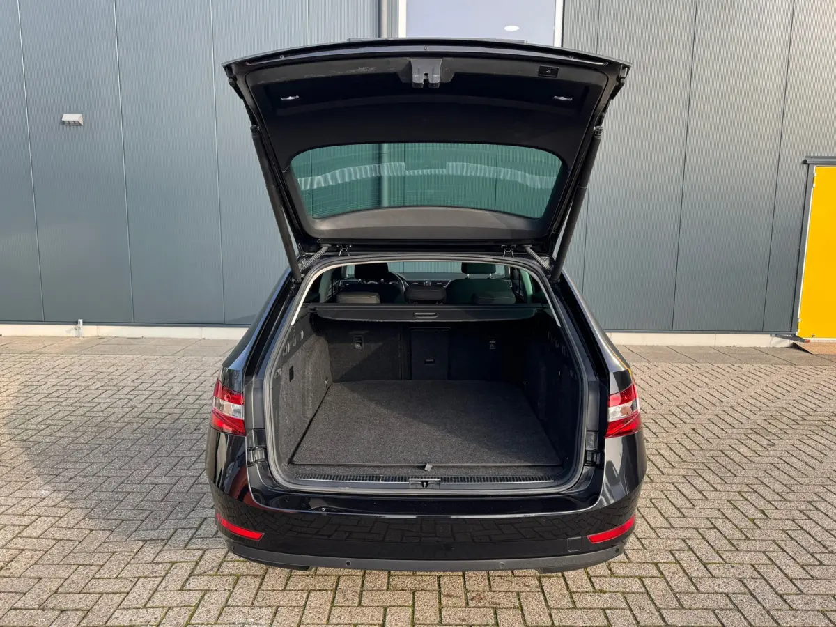 1.4 TSI iV * Navigatie * Camera * Elek. Klep * Memory *