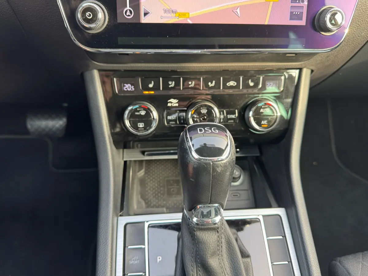 1.4 TSI iV * Navigatie * Camera * Elek. Klep * Memory *