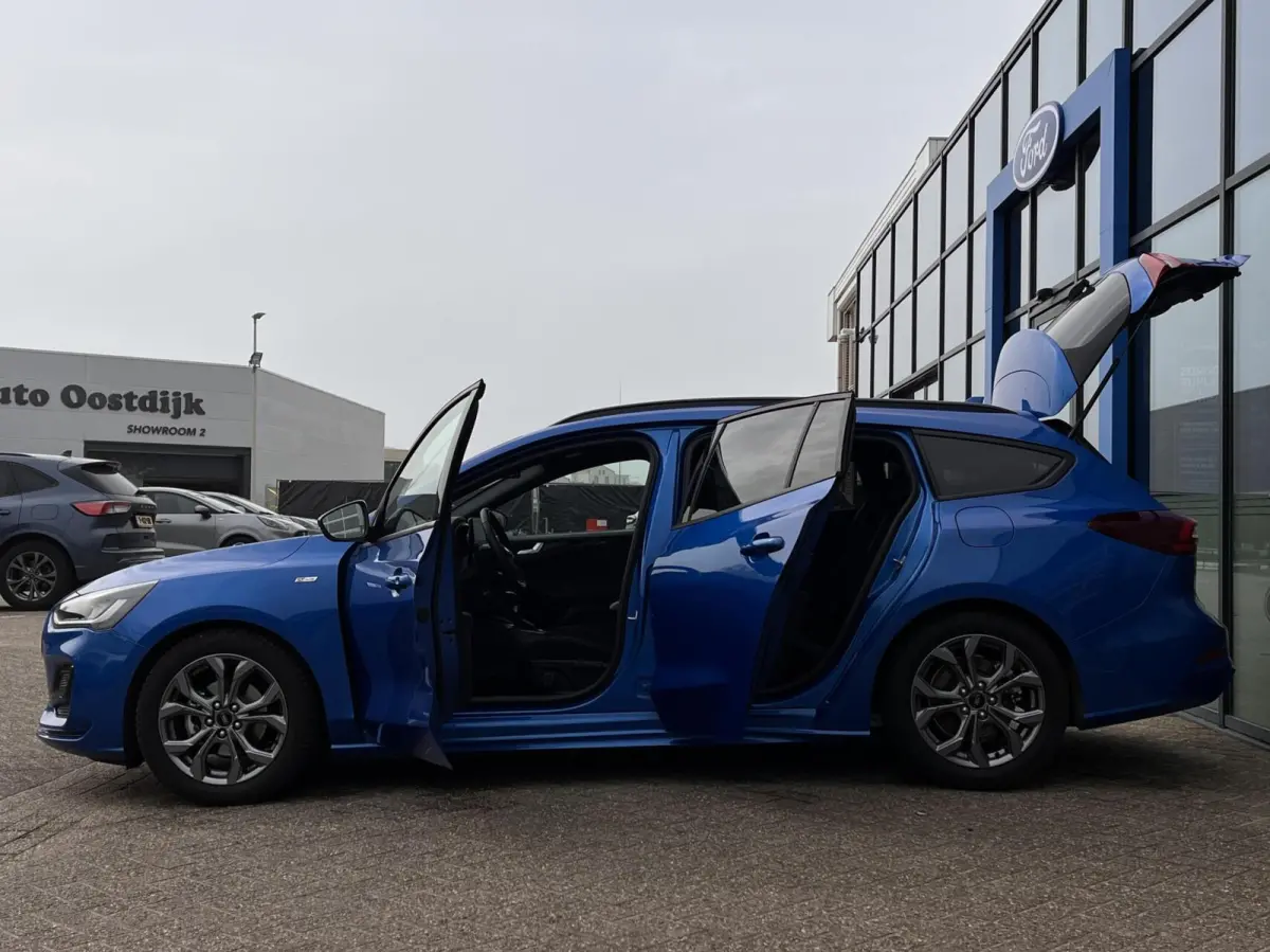 1.0 EcoBoost Hybrid ST Line 155PK Automaat Trekhaak Winterpack Cruise Camera Parkeersensoren Climate Full-LED Keyless Privacy Glass *1500KG Trekgewicht*