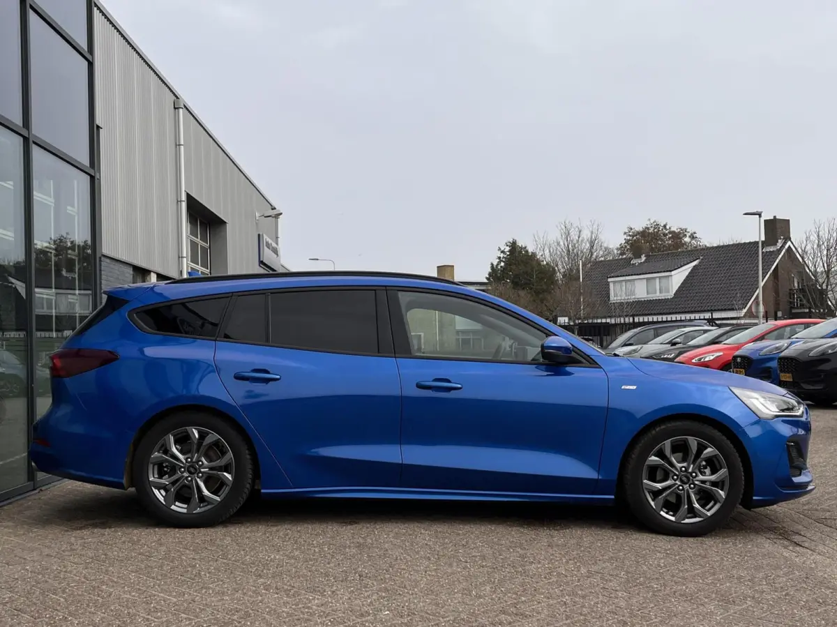 1.0 EcoBoost Hybrid ST Line 155PK Automaat Trekhaak Winterpack Cruise Camera Parkeersensoren Climate Full-LED Keyless Privacy Glass *1500KG Trekgewicht*