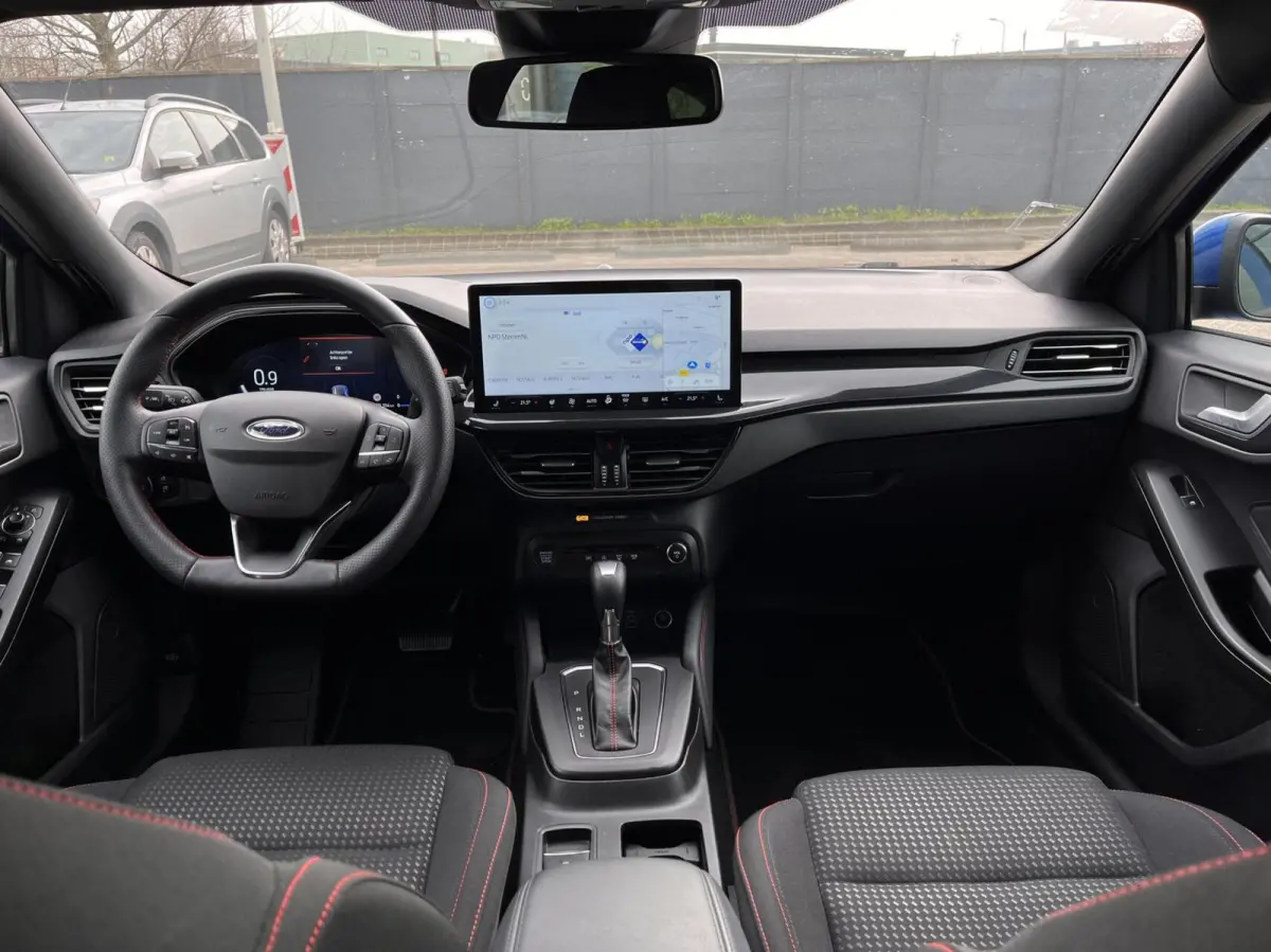 1.0 EcoBoost Hybrid ST Line 155PK Automaat Trekhaak Winterpack Cruise Camera Parkeersensoren Climate Full-LED Keyless Privacy Glass *1500KG Trekgewicht*