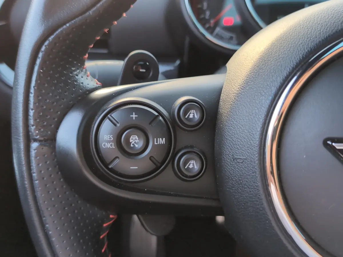2.0 JCW ALL4 Chili | Pano | H&K Audio | Adap. Cruise | Head-Up | Camera